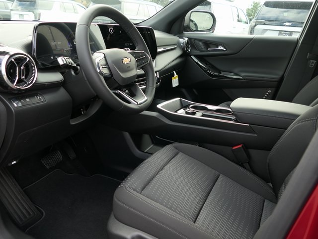 2026 Chevrolet Equinox FWD LT Image 17 of 28