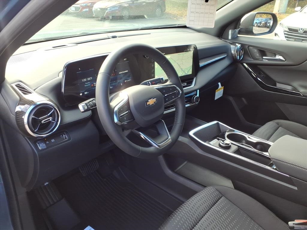 2026 Chevrolet Equinox FWD LT Image 11 of 24