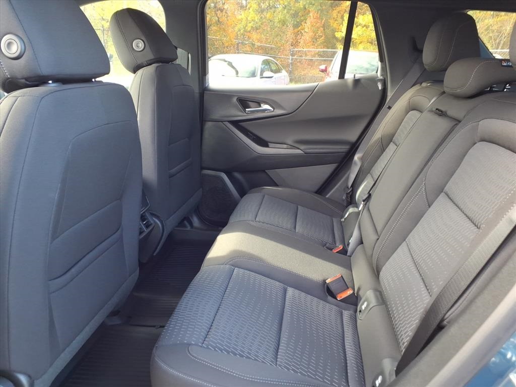 2026 Chevrolet Equinox FWD LT Image 8 of 24