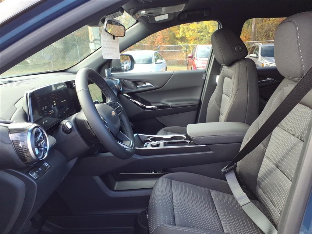 2026 Chevrolet Equinox FWD LT Image 10 of 24
