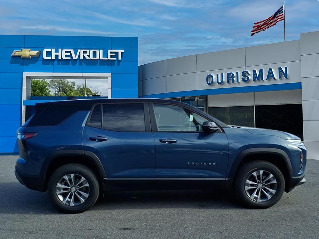 2026 Chevrolet Equinox FWD LT Image 3 of 24