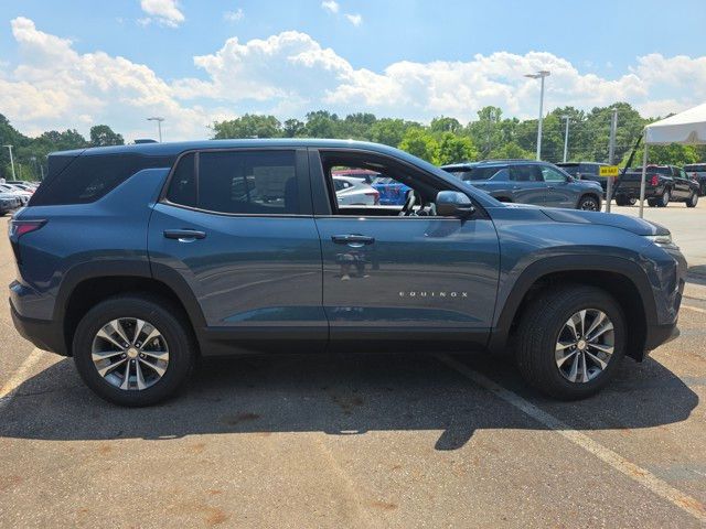 2026 Chevrolet Equinox FWD LT Image 4 of 28