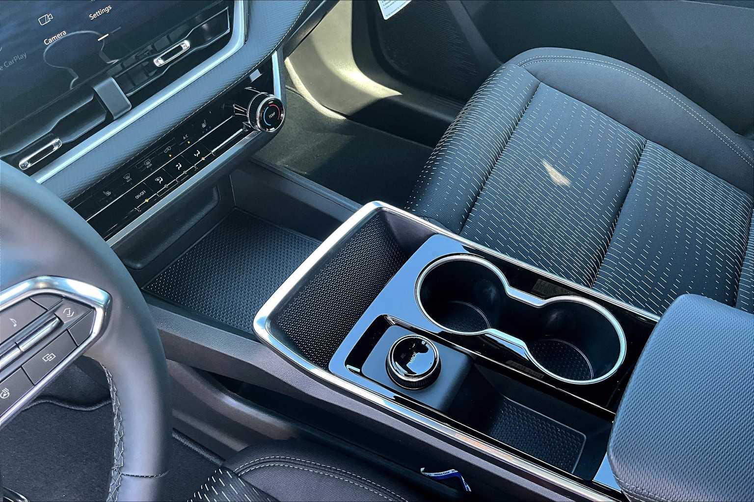 2026 Chevrolet Equinox FWD LT Image 12 of 13