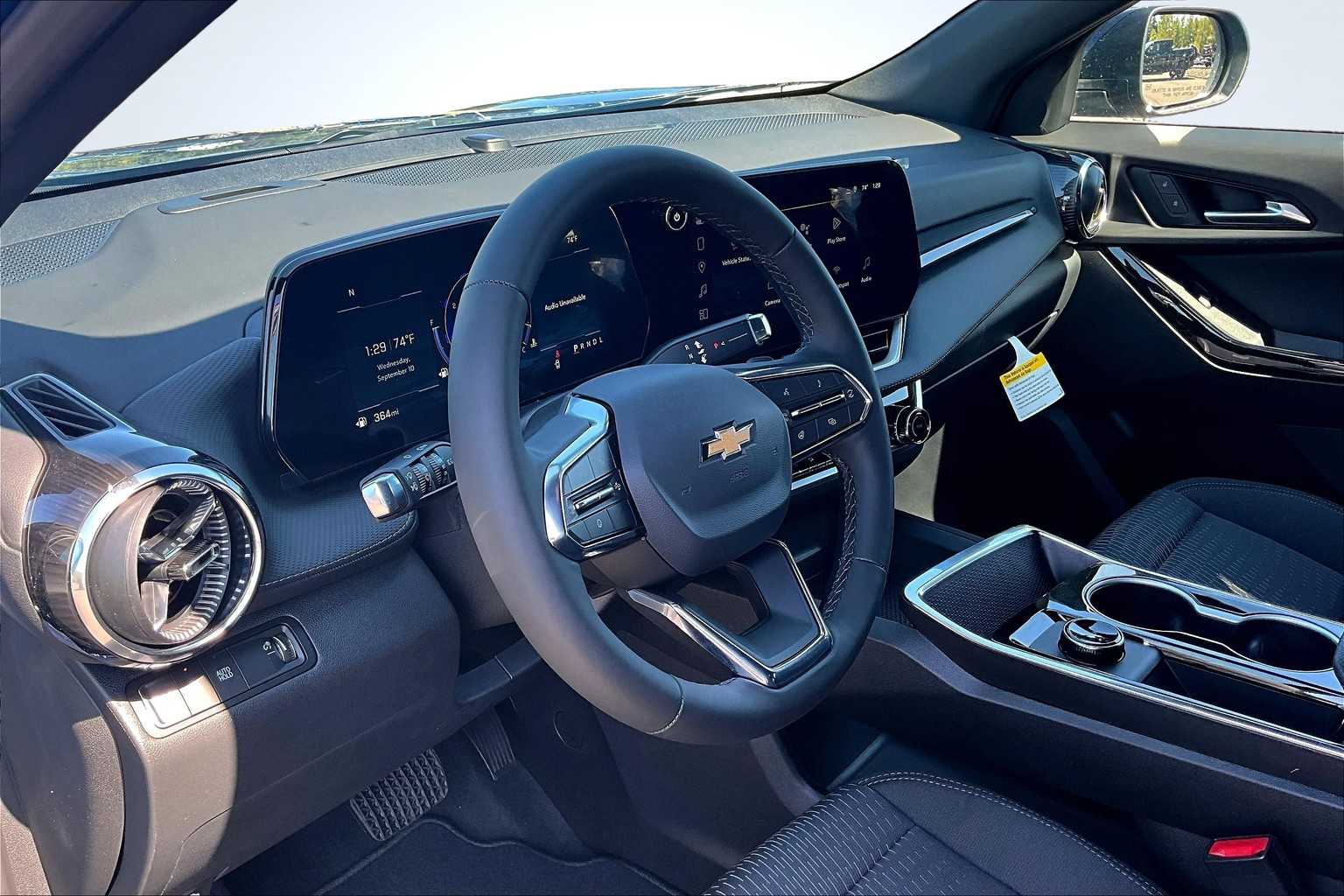 2026 Chevrolet Equinox FWD LT Image 9 of 13