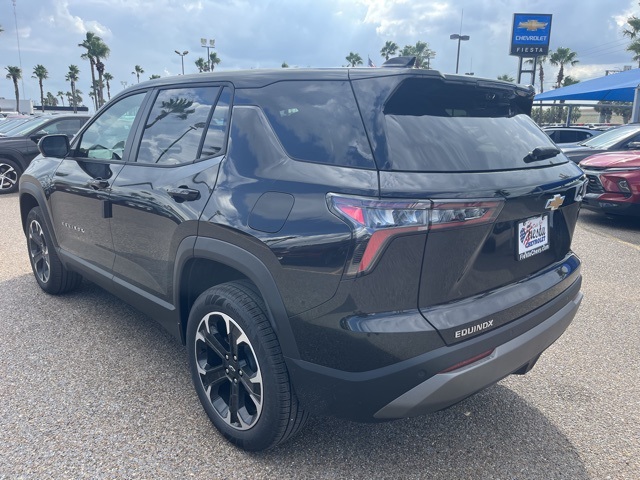2026 Chevrolet Equinox FWD LT Image 3 of 23