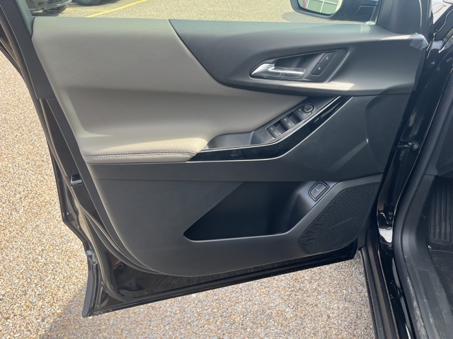 2026 Chevrolet Equinox FWD LT Image 17 of 23