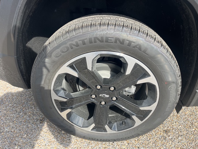 2026 Chevrolet Equinox FWD LT Image 6 of 23