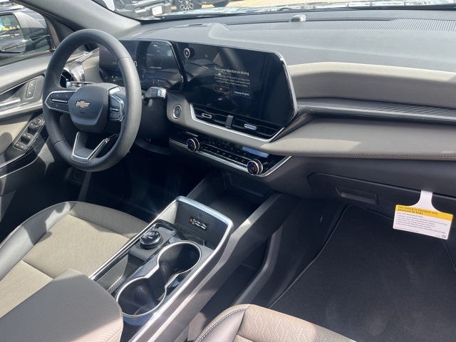 2026 Chevrolet Equinox FWD LT Image 12 of 23