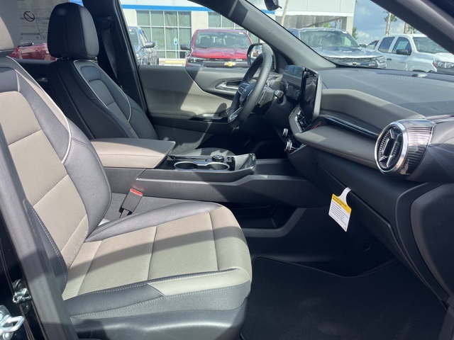 2026 Chevrolet Equinox FWD LT Image 11 of 23