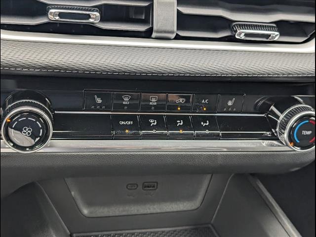 Vehicle image 15 of 27