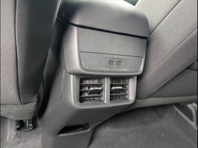 Vehicle image 17 of 27