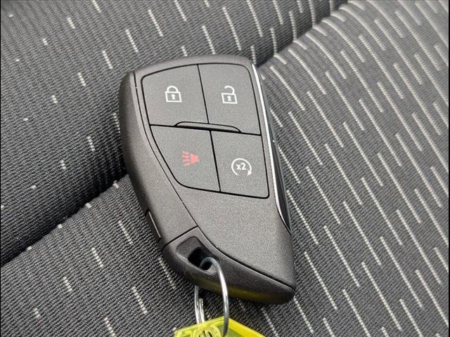 Vehicle image 24 of 27