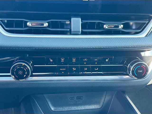 2026 Chevrolet Equinox FWD LT Image 25 of 30