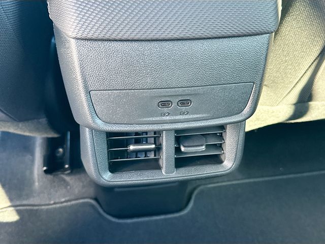 2026 Chevrolet Equinox FWD LT Image 24 of 30