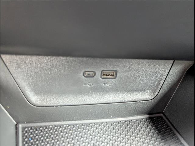 Vehicle image 21 of 26