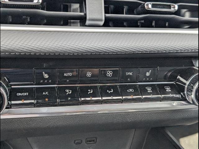 Vehicle image 13 of 26