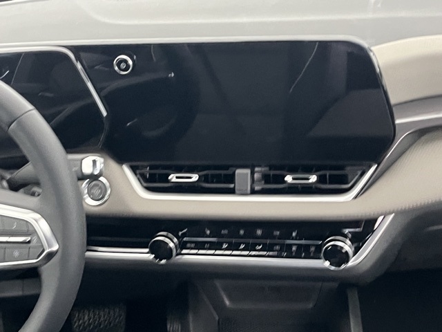 2026 Chevrolet Equinox FWD LT Image 13 of 23