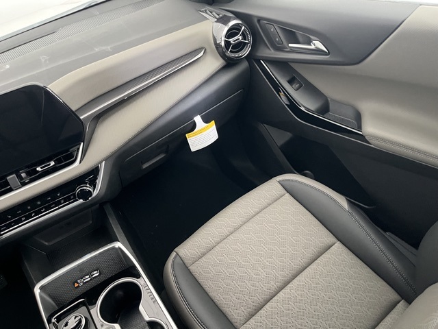 2026 Chevrolet Equinox FWD LT Image 14 of 23