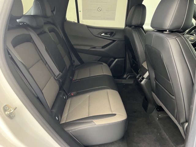 2026 Chevrolet Equinox FWD LT Image 10 of 23