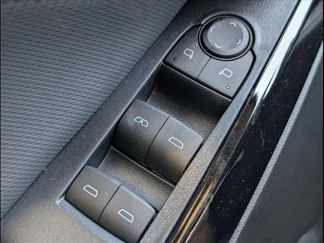 Vehicle image 17 of 24