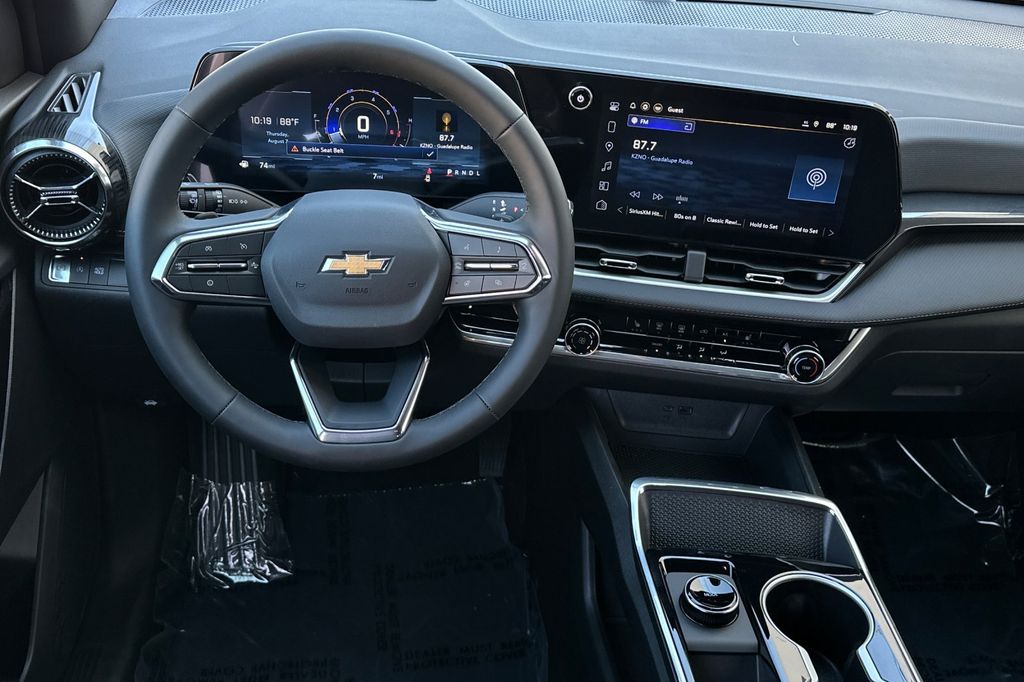 2026 Chevrolet Equinox FWD LT Image 14 of 36