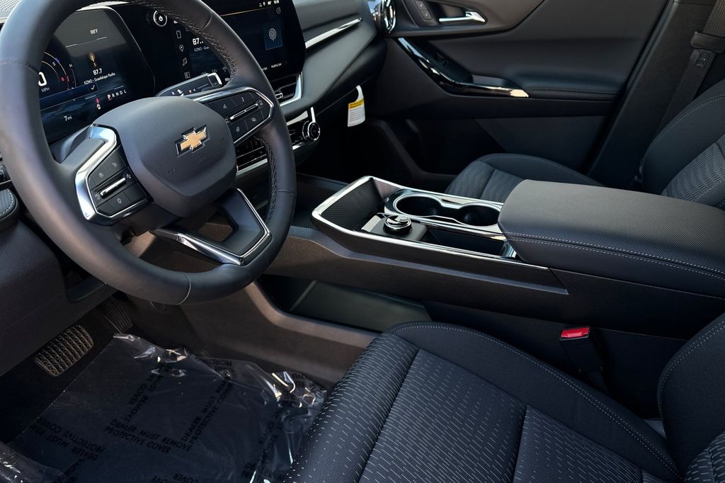 2026 Chevrolet Equinox FWD LT Image 34 of 36