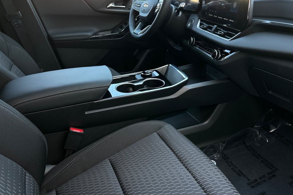 2026 Chevrolet Equinox FWD LT Image 21 of 36