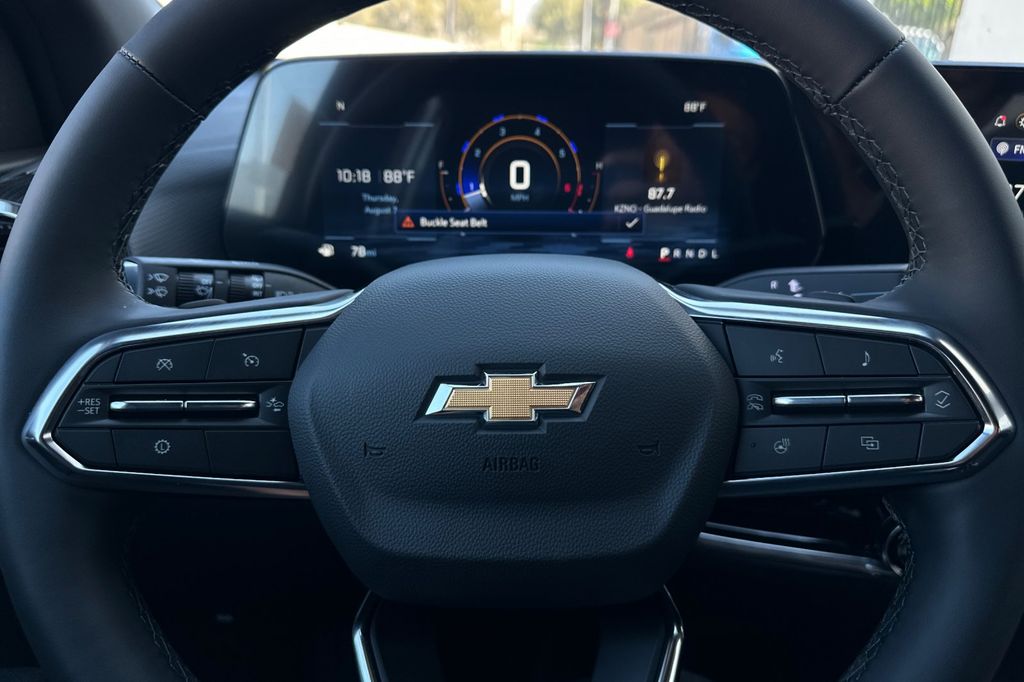 2026 Chevrolet Equinox FWD LT Image 16 of 36