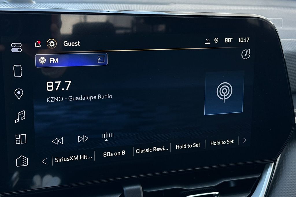 2026 Chevrolet Equinox FWD LT Image 17 of 36