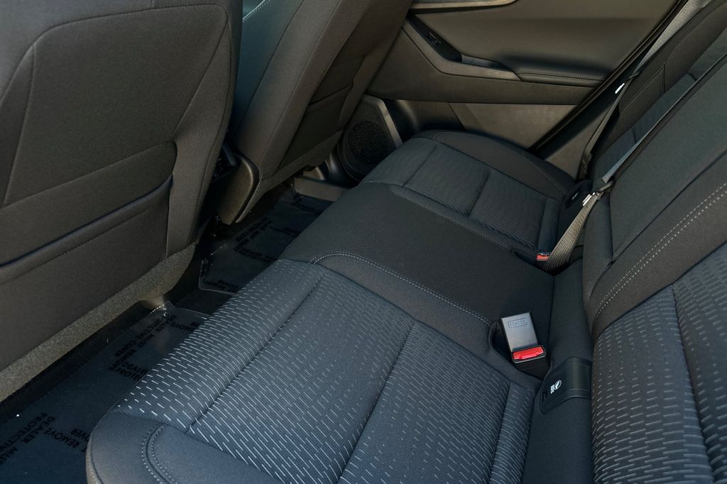 2026 Chevrolet Equinox FWD LT Image 12 of 36