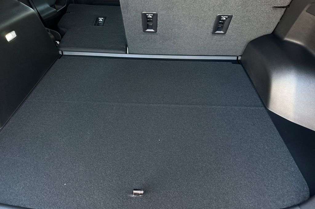 2026 Chevrolet Equinox FWD LT Image 11 of 36