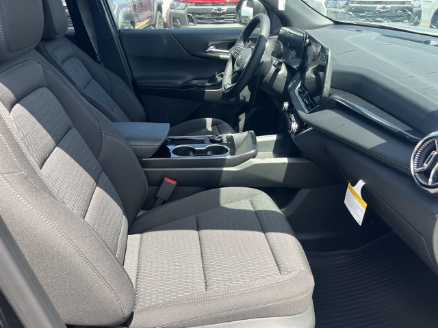 2026 Chevrolet Equinox FWD LT Image 12 of 23