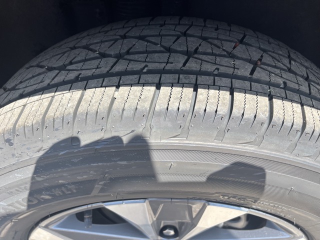 2026 Chevrolet Equinox FWD LT Image 8 of 23