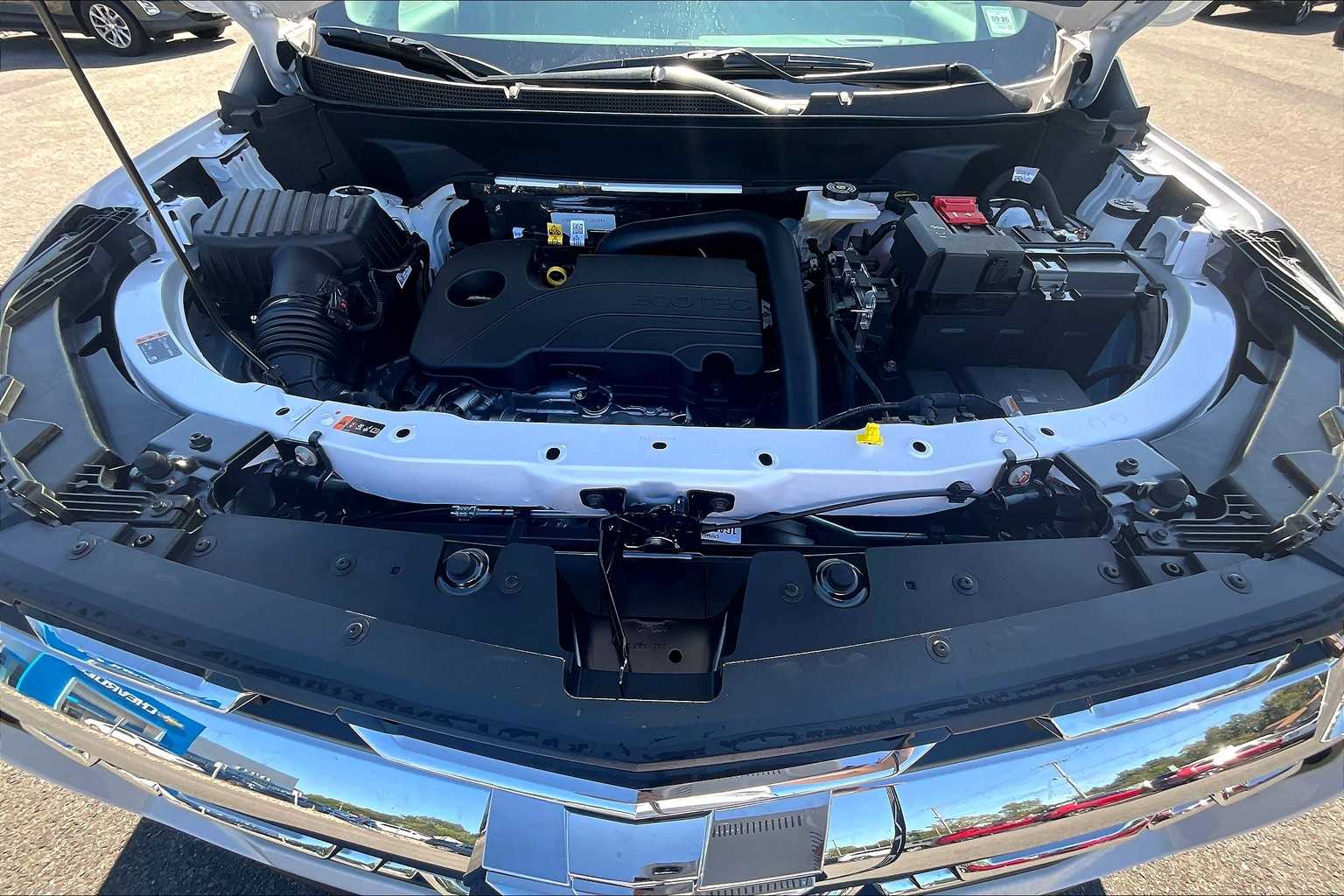 2026 Chevrolet Equinox AWD LT Image 5 of 13