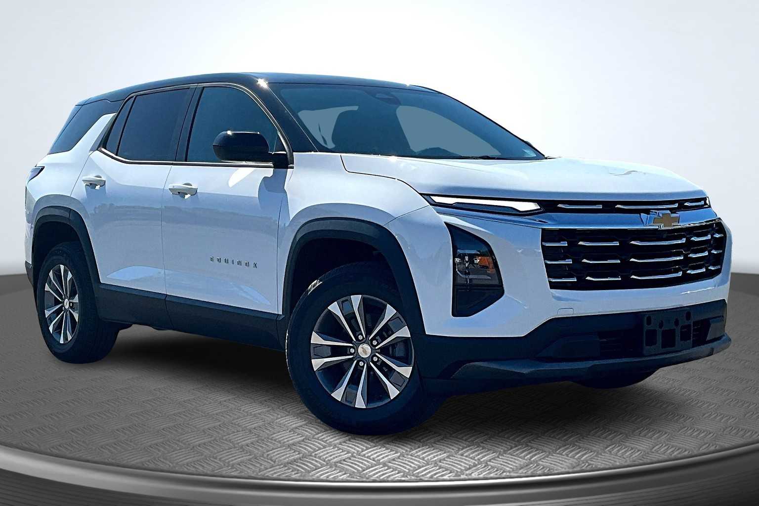 2026 Chevrolet Equinox AWD LT Image 2 of 13