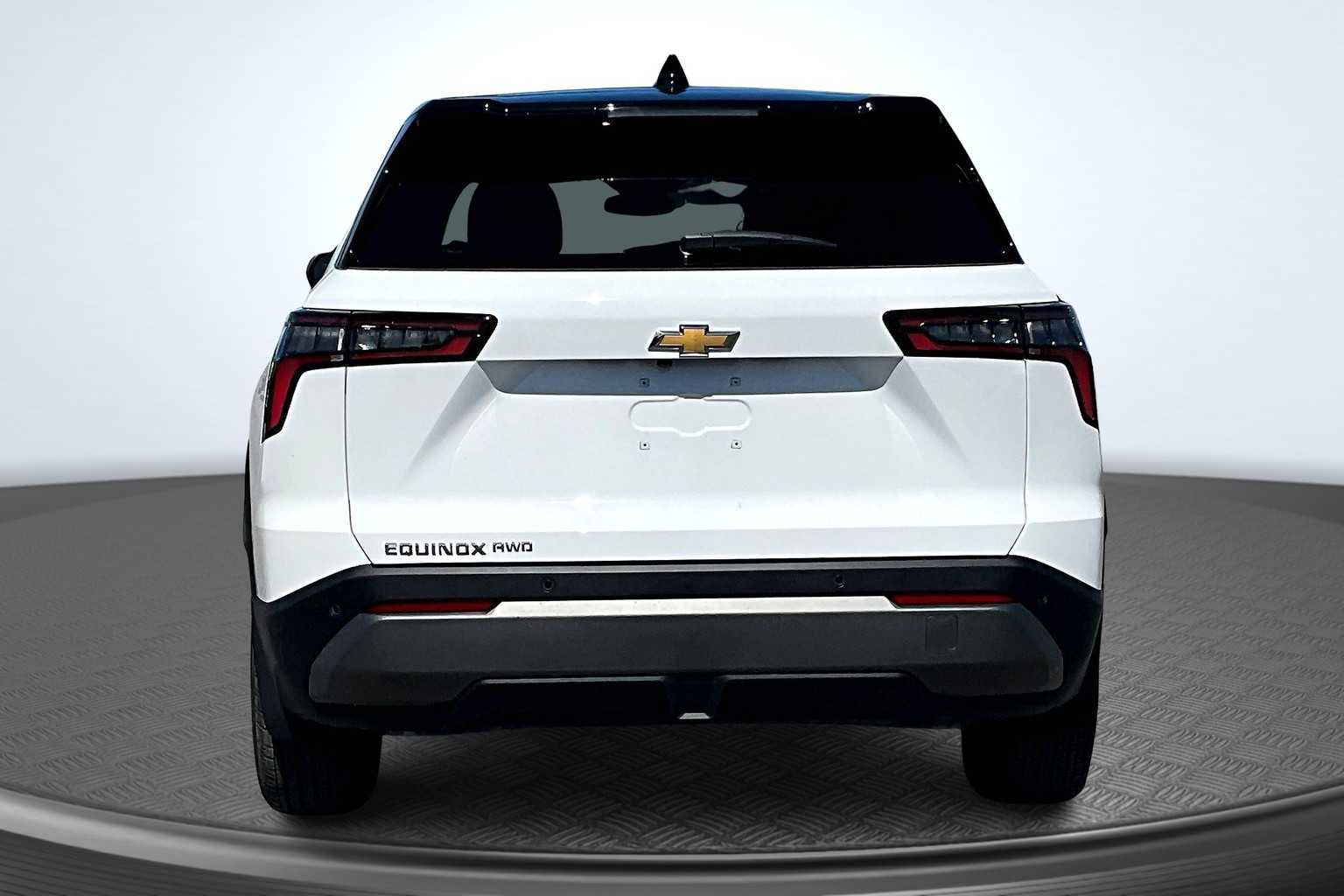 2026 Chevrolet Equinox AWD LT Image 3 of 13