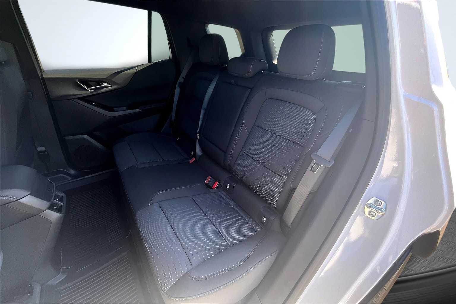 2026 Chevrolet Equinox AWD LT Image 8 of 13