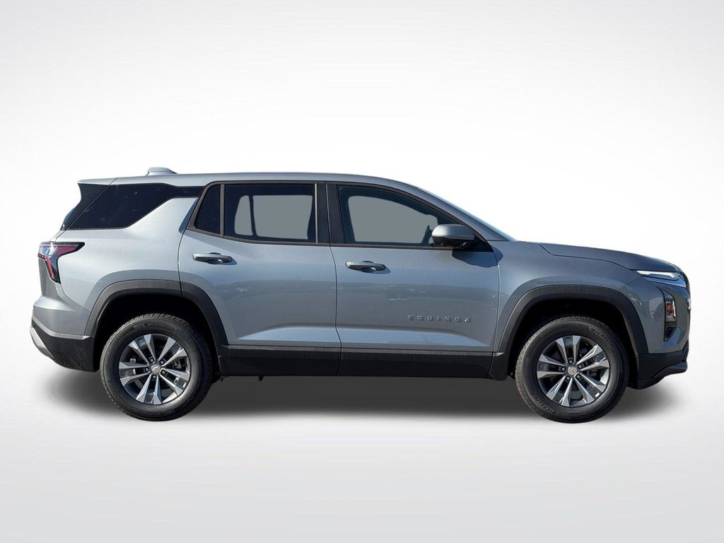 2026 Chevrolet Equinox AWD LT Image 2 of 30