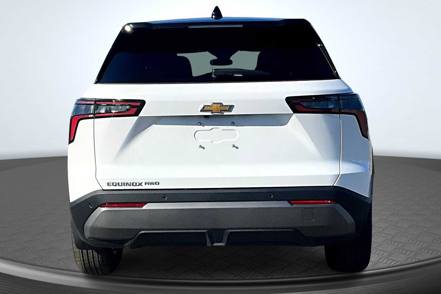 2026 Chevrolet Equinox AWD LT Image 3 of 13