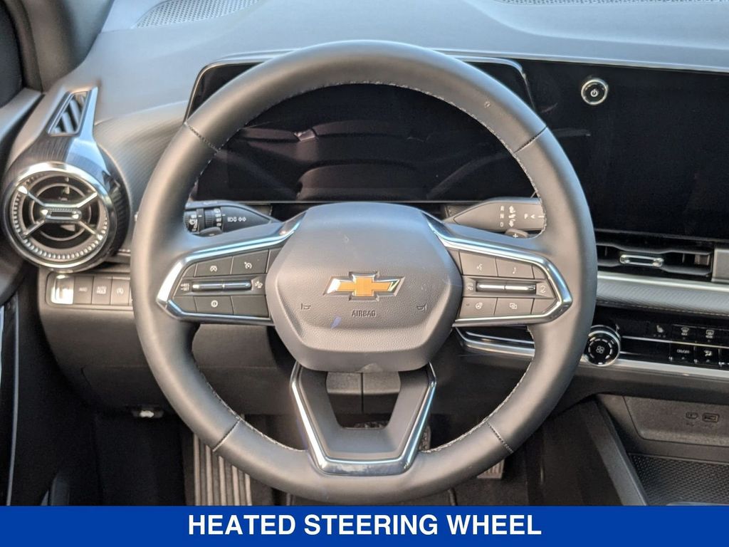 2026 Chevrolet Equinox AWD LT Image 32 of 36