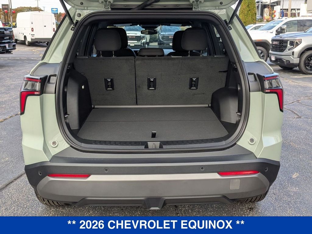 2026 Chevrolet Equinox AWD LT Image 11 of 36
