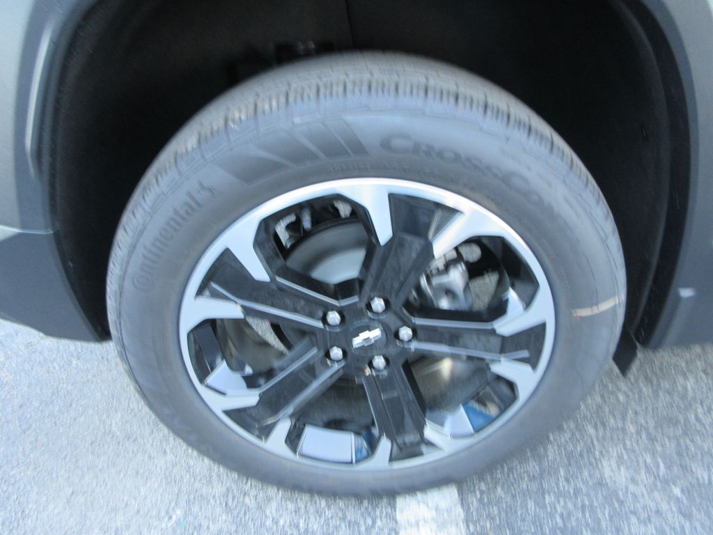 2026 Chevrolet Equinox AWD LT Image 9 of 31