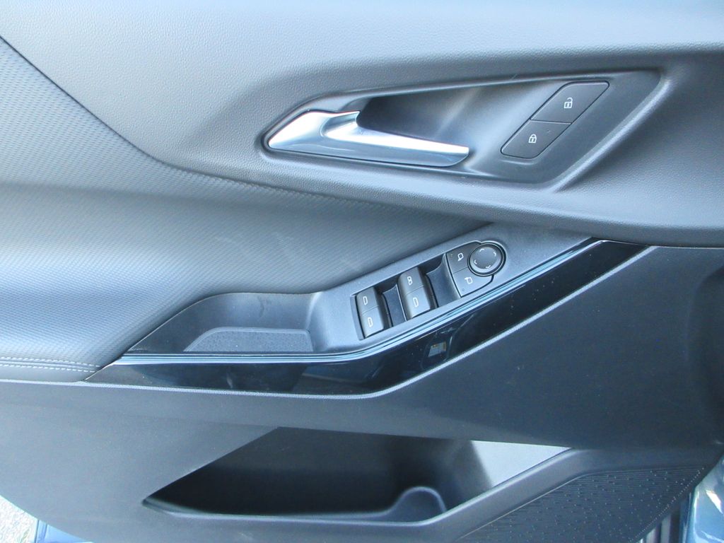 2026 Chevrolet Equinox AWD LT Image 21 of 31