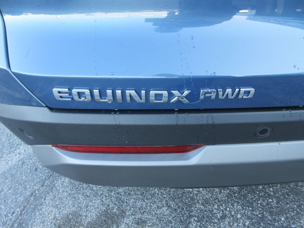 2026 Chevrolet Equinox AWD LT Image 18 of 31
