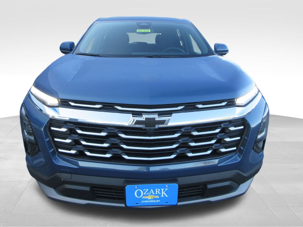 2026 Chevrolet Equinox AWD LT Image 2 of 31