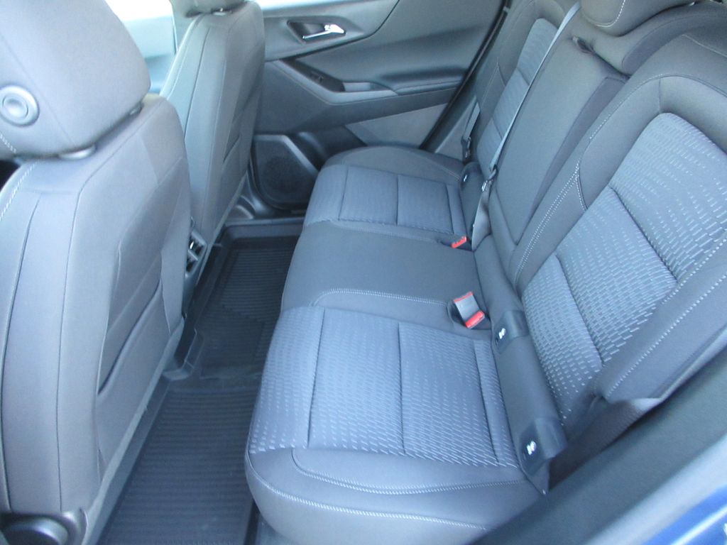 2026 Chevrolet Equinox AWD LT Image 12 of 31