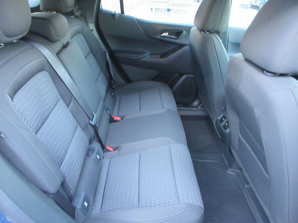 2026 Chevrolet Equinox AWD LT Image 11 of 31