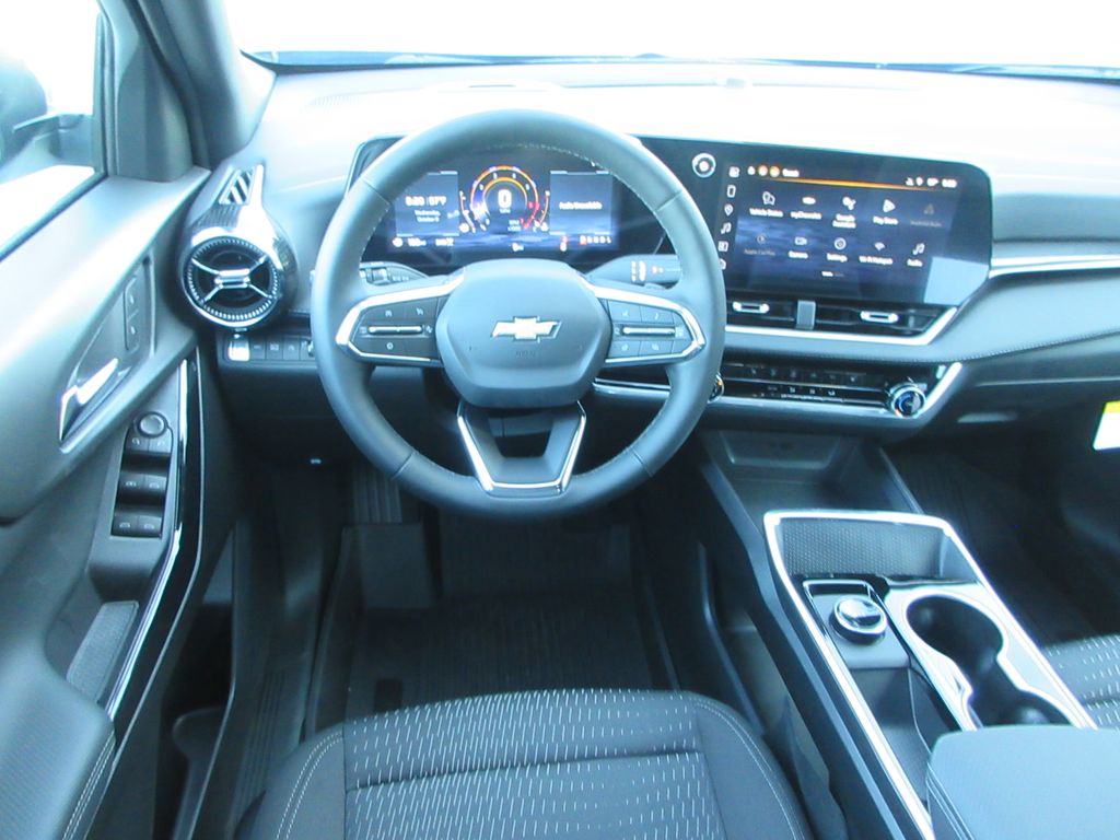 2026 Chevrolet Equinox AWD LT Image 16 of 31