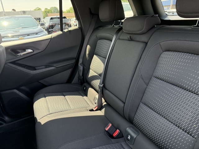 2026 Chevrolet Equinox AWD LT Image 12 of 31