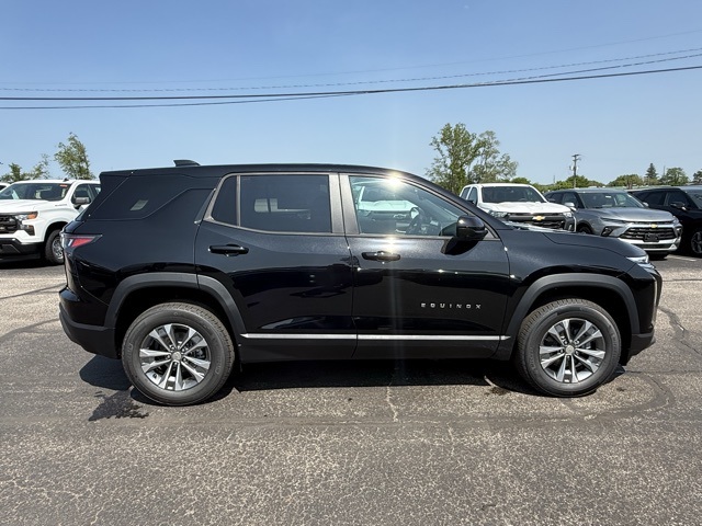 2026 Chevrolet Equinox AWD LT Image 4 of 31